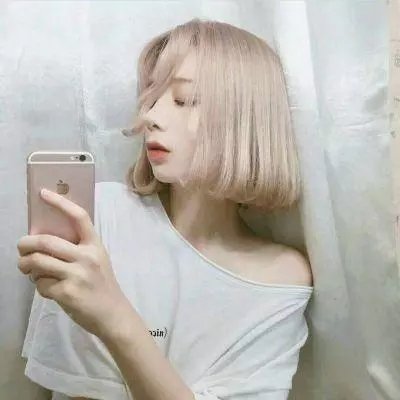 黑夜中的玻璃人偶