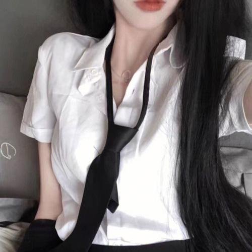 春花娇美可人儿